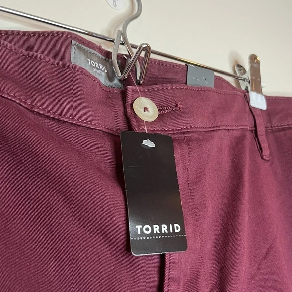 NWT TORRID Stretch Cropped Twill Chino Pant - Picture 8 of 14